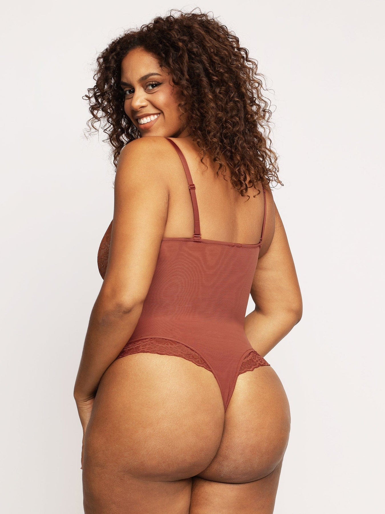 Body Gainant Sculptant à Dentelle Col V